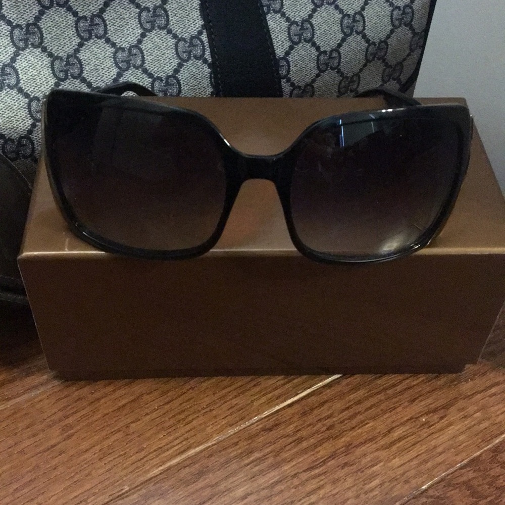 Gucci Sunglasses Excellent Used Condition